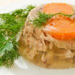 Що потрібно додати у холодець, аби він вийшов прозорим та нежирним