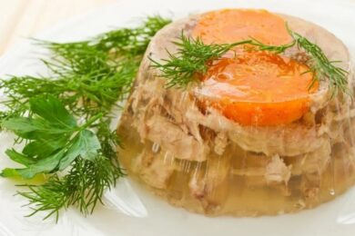 Що потрібно додати у холодець, аби він вийшов прозорим та нежирним