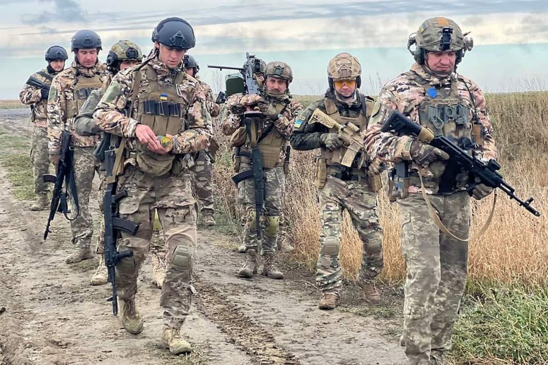 Мінус півтисячі окупантів, два літаки і гелікоптер: війна в Україні 30 вересня – ситуація на фронті