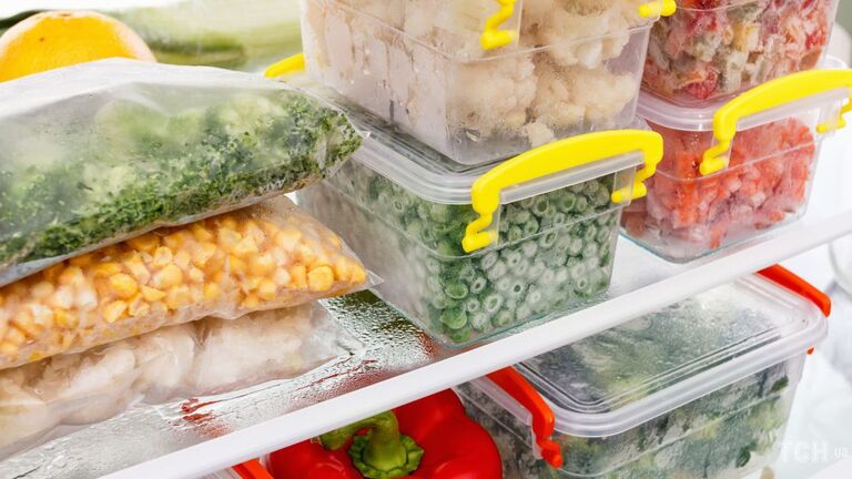 Життя в умовах війни - якими продуктами варто запастися на зиму