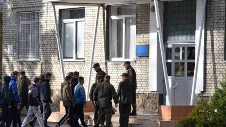 Які є поважні причини для неявки у військкомат за повісткою