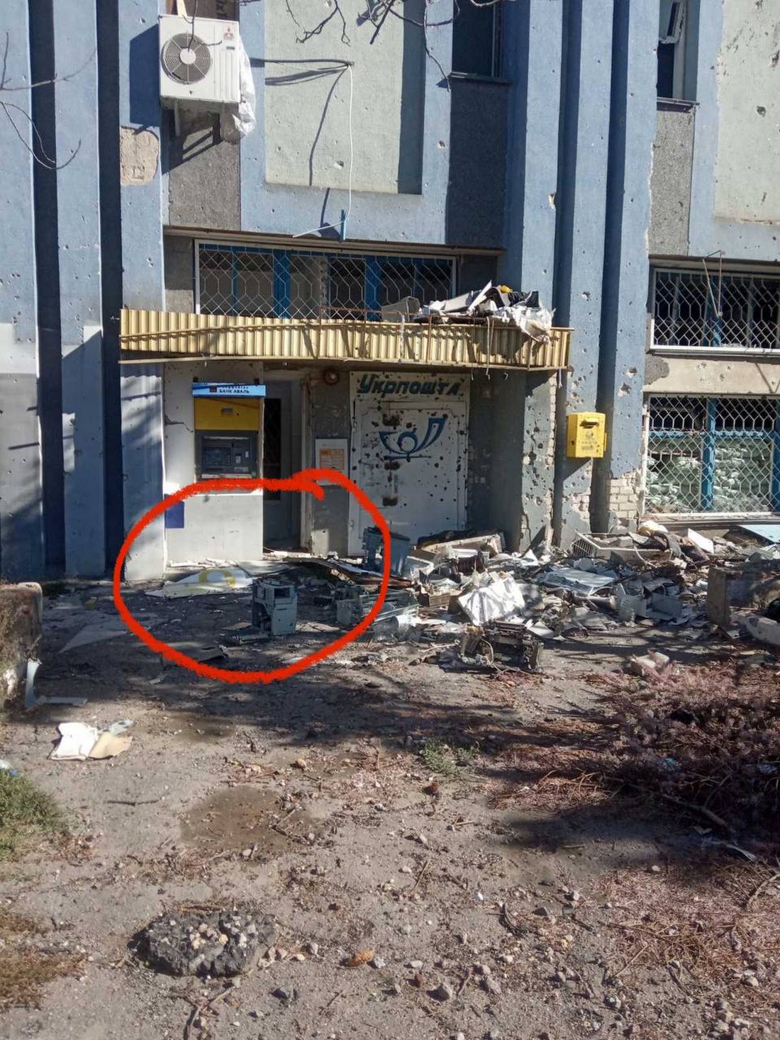«Z-треш» - Смілянський показав, як виглядає відділення пошти у звільненому селищі на Херсонщині