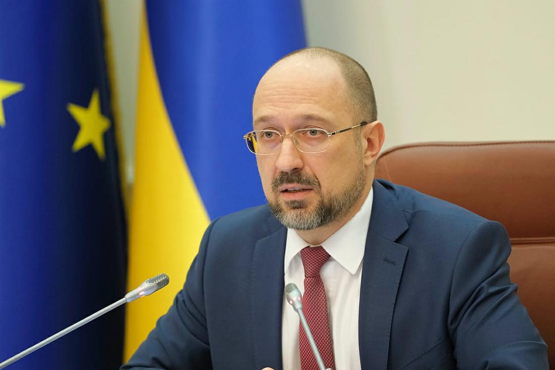 Як уряд фінансуватиме пенсії та зарплати українцям