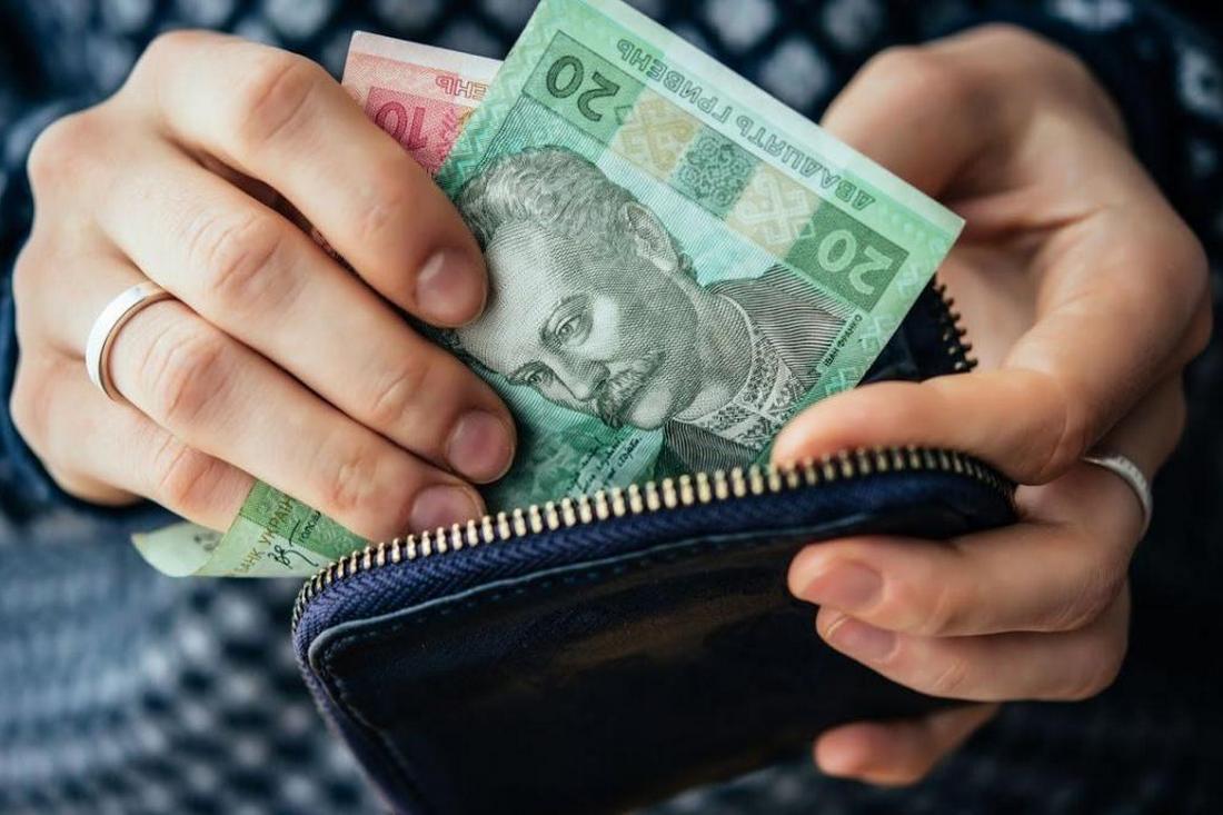 В Україні виплачуватимуть соцдопомогу понад 3000 гривень: хто зможе отримати