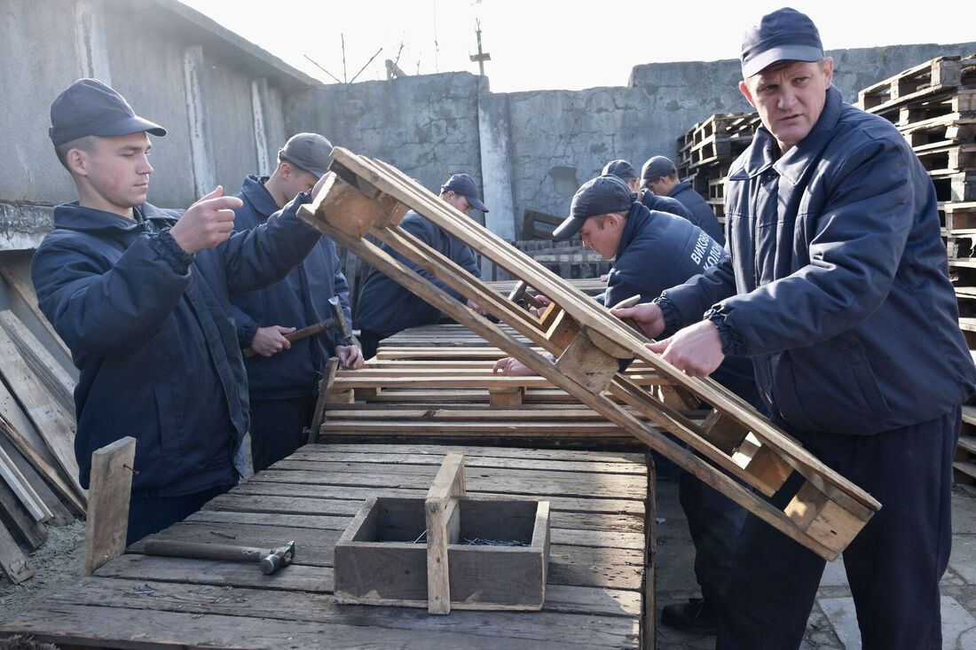 Що відбувається в таборі для російських військовополонених (фото)