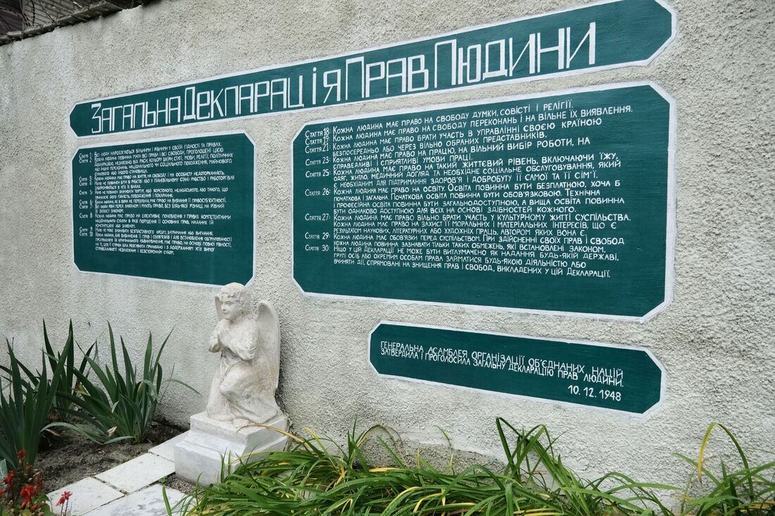 Що відбувається в таборі для російських військовополонених (фото)