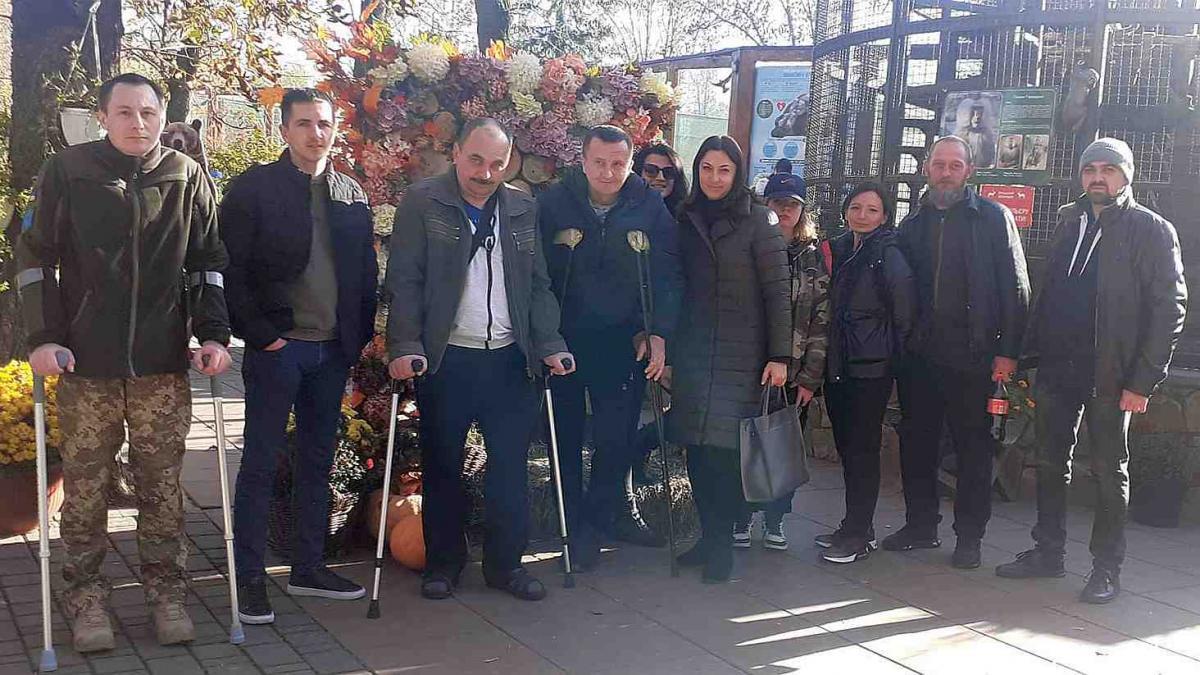 «Лемурам іноді доводиться роздавати пледи»: як працюють зоопарки України під час війни