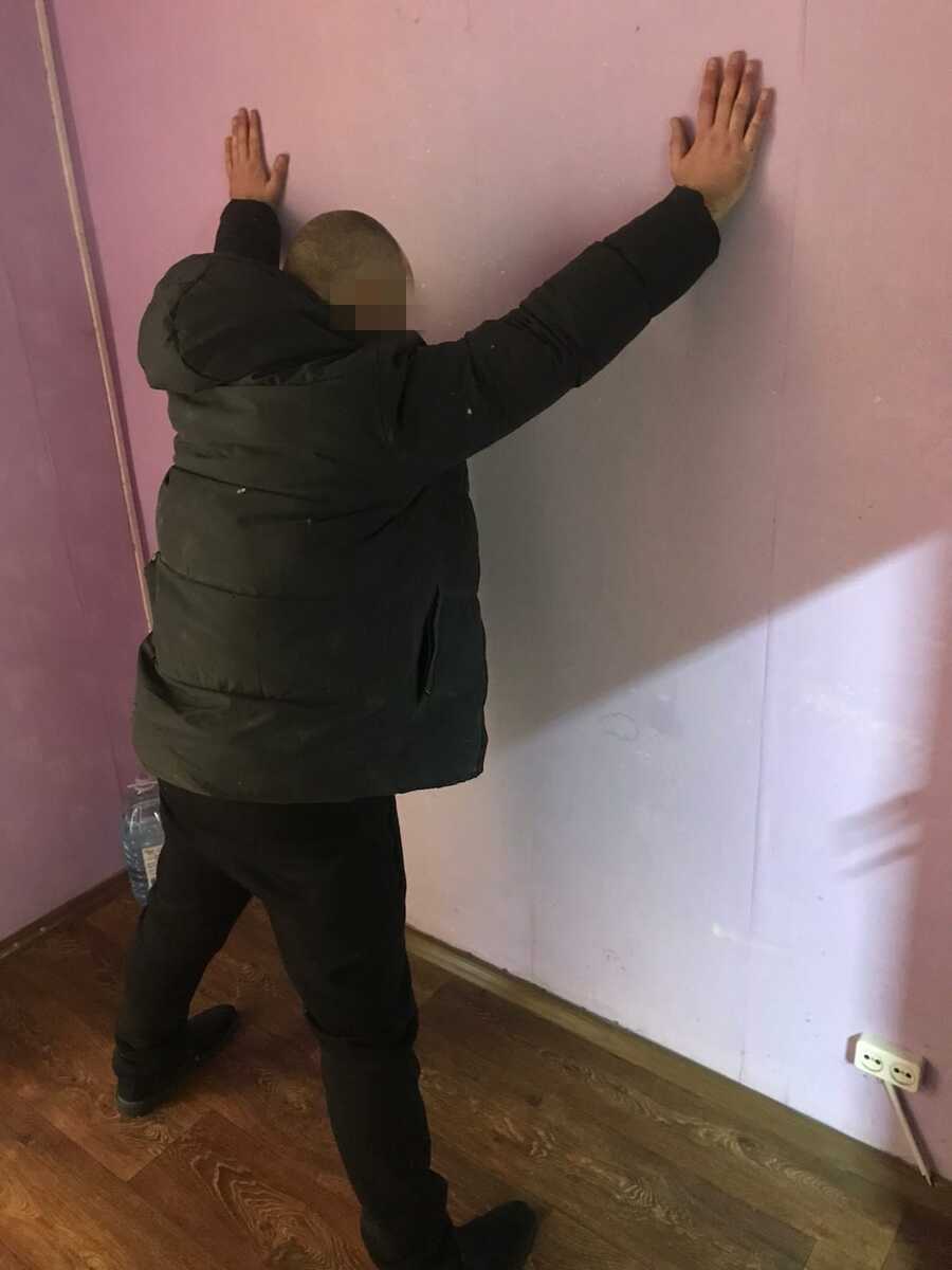 У Дніпрі військовий підірвав 3 гранати і відстрілювався від поліцейських (фото)