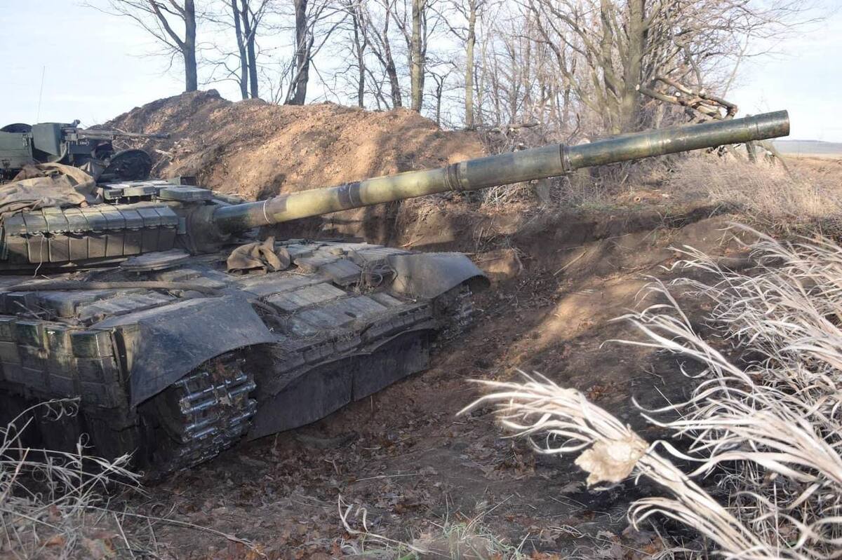 40-тонна "Ластівка" знищує ворогів під Бахмутом (фото, відео)