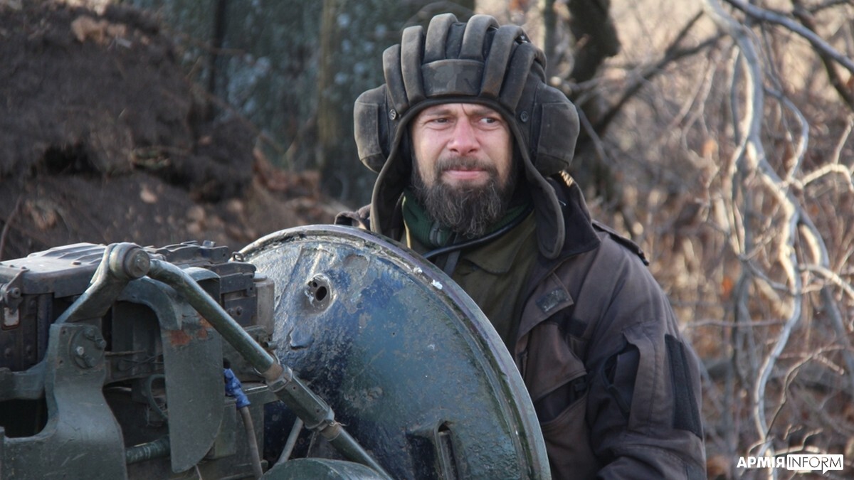 40-тонна "Ластівка" знищує ворогів під Бахмутом (фото, відео)