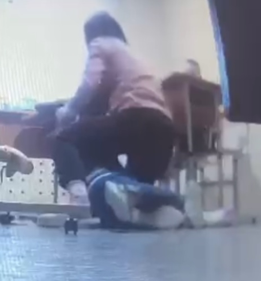 Відео 18+: вихователі катували дітей у дитячому садочку - подробиці жахливого випадку у Києві