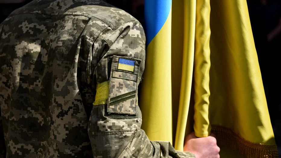 Військовий облік - чи можуть українцям вручати повістки за кордоном