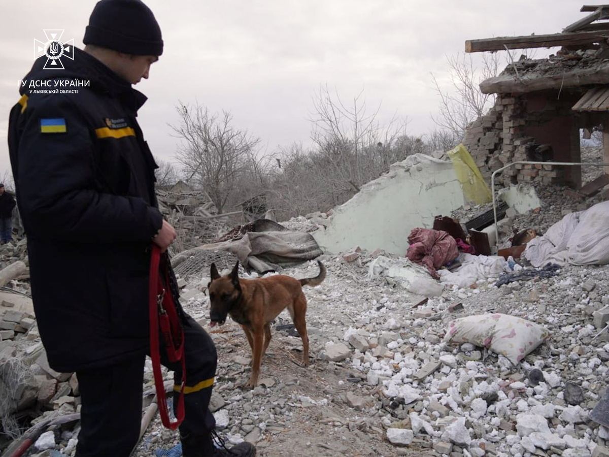 Масована атака 9 березня: на Львівщині ворожа ракета вбила мирних жителів (фото, відео)