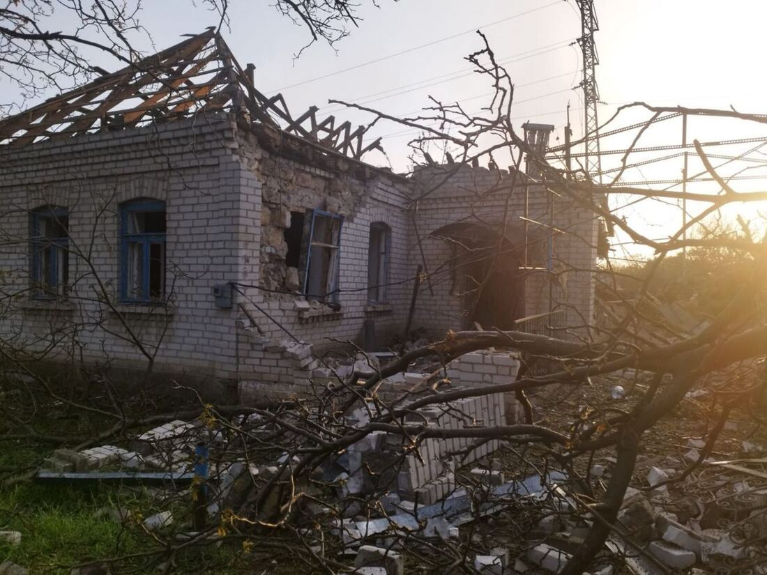 РФ обстріляла Миколаїв «Калібрами»: ракета влучила у багатоповерхівку, є загиблі та багато поранених (фото)