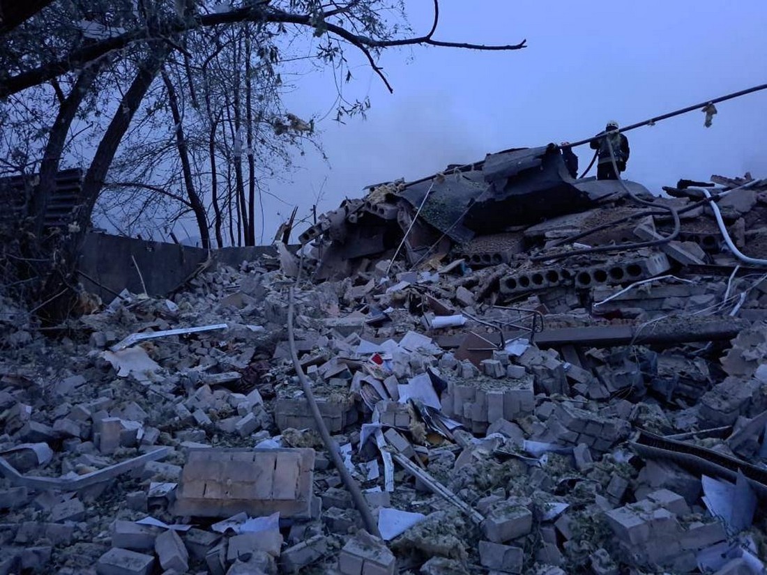 Масована ракетна атака 28 квітня вбила і поранила людей - все, що відомо (фото, відео)