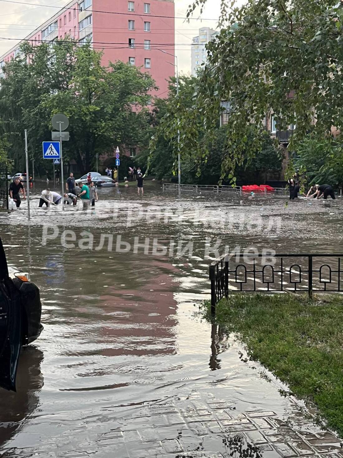 Києв. Злива
