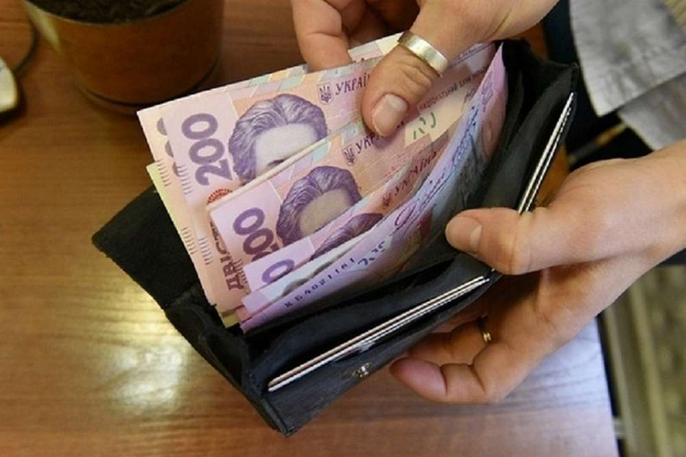 Українці мають платити аліменти літнім батькам – у яких випадках