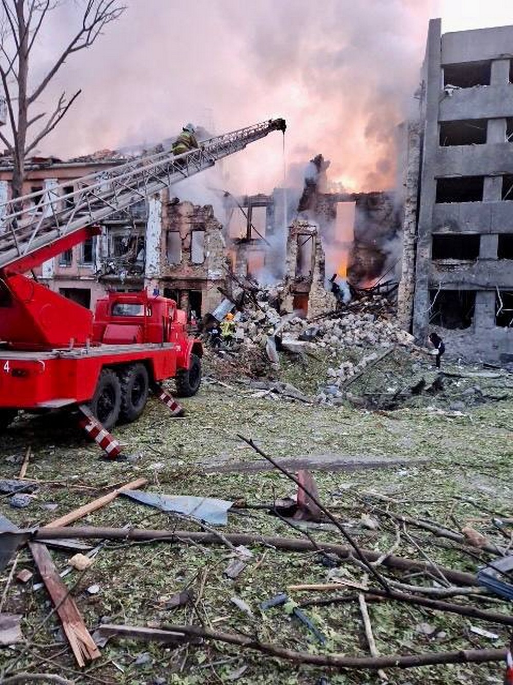 фото наслідків удару по Миколаєву в ніч на 20 липня