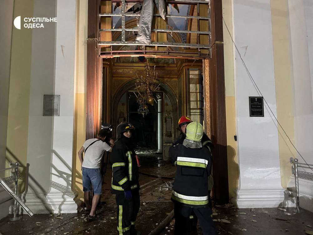 «Отцы, у нас больше с вами нет Преображенского собора» - перші хвилини після удару по храму в Одесі і його історія
