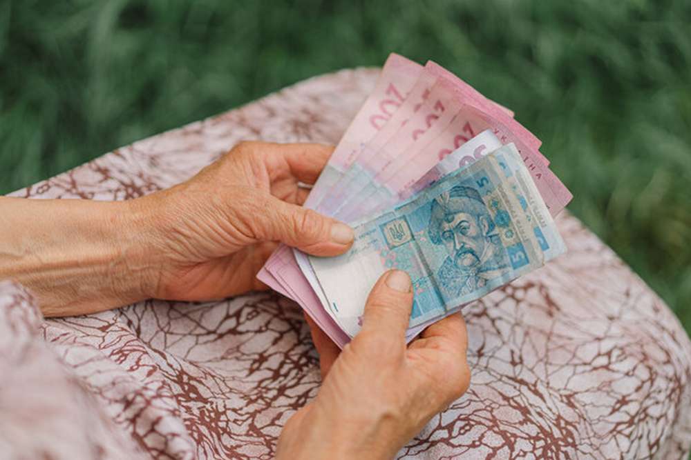 скільки коштів можуть списувати у пенсіонерів-боржників