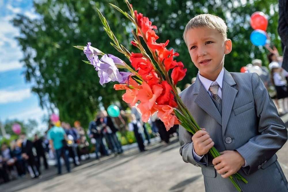 Квіти на 1 вересня – чим вчителі просять замінити букети і яка причина