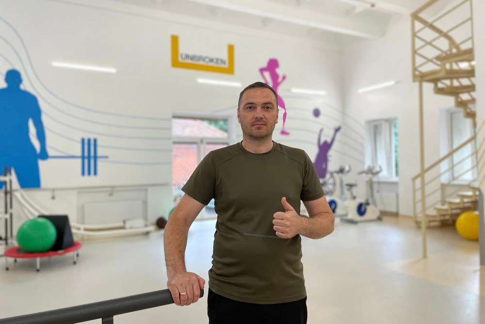 Лікарі врятували військового, який дивом вижив у його тілі застрягло 40 уламків російської міни 1