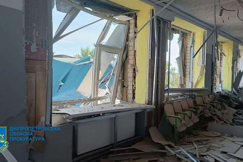 Напередодні навчального року окупанти понівечили дві школи на Дніпропетровщині (фото, відео)