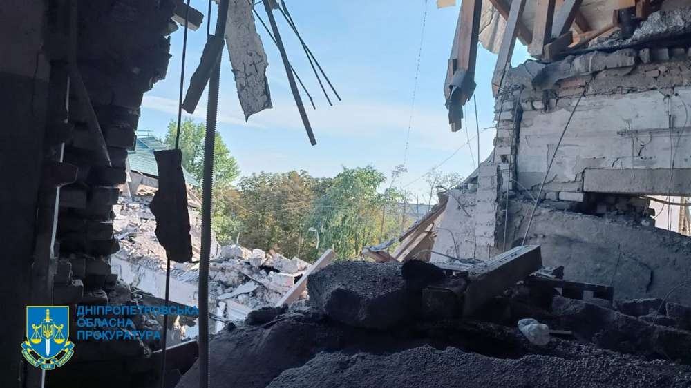 Напередодні навчального року окупанти понівечили дві школи на Дніпропетровщині (фото, відео)
