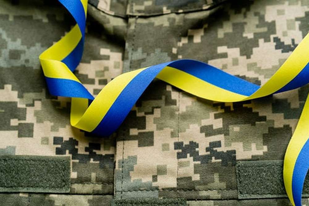 Армія не забезпечена на 100%, а ми витрачаємо гроші на газони і дороги – офіцер ЗСУ