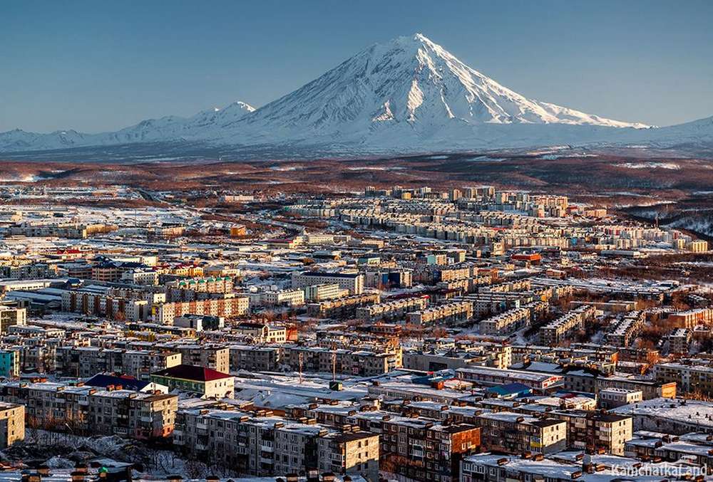 Російські ЗМІ виявили, що ця особа зникла з сайту мінубивства. Раніше він значився у списках головнокомандувачів ЗС на сайті, разом з іншими, а тепер його там немає. І це йому ще пощастило. Адже деяких інших колишніх фаворитів Кремля вже в принципі немає. А інші сидять за гратами.  Така вона – росія. Була, є і буде.