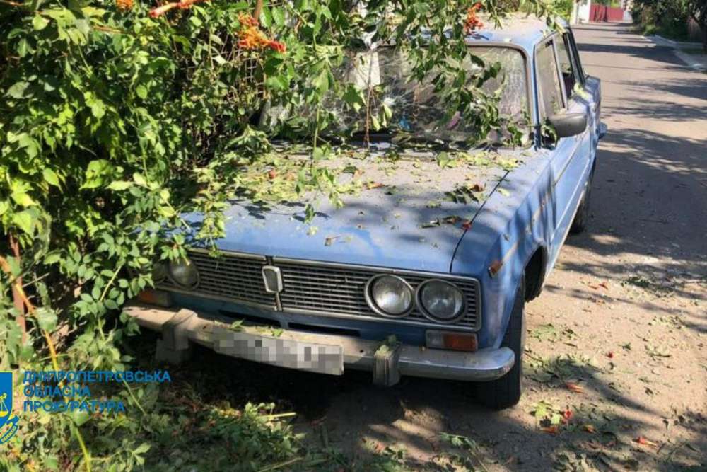 Окупанти знову гатили по Нікополю: є поранені і руйнування