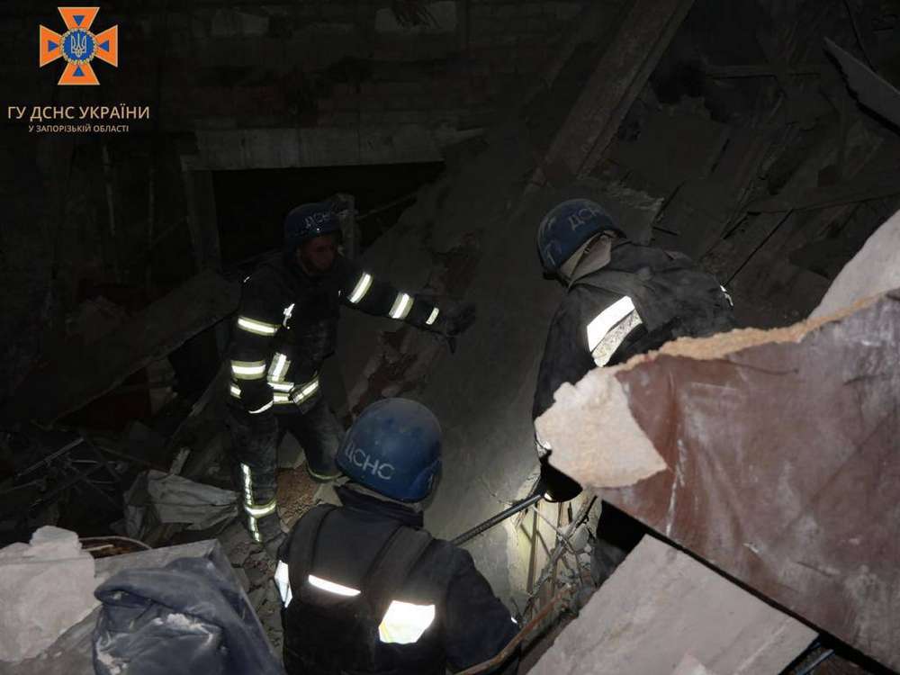 Вночі ворог ударив 6-ма ракетами по Запоріжжю, поцілив у багатоповерхівку в центрі – є загиблі (фото, відео)
