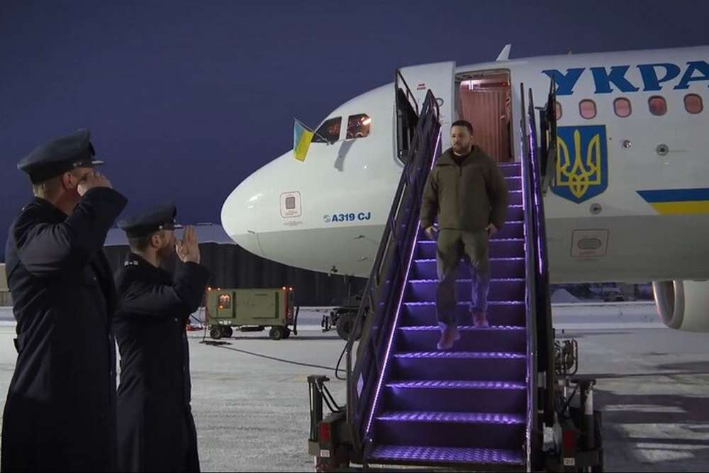 Прем’єр-міністр Норвегії Йонас Гар Стьоре оголосив про плани надати Україні додаткову допомогу для посилення протиповітряної оборони, фінансову підтримку для сфери охорони здоров’я та освіти і, крім того, профінансувати нарощування виробництва боєприпасів. Як повідомляє 