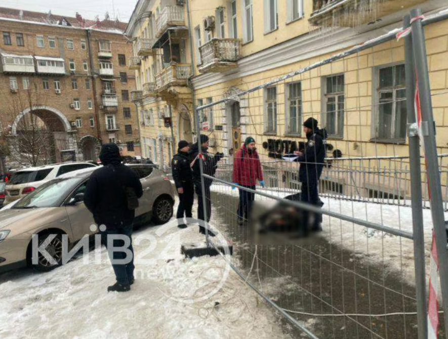 В Києві стався обвал ґрунту