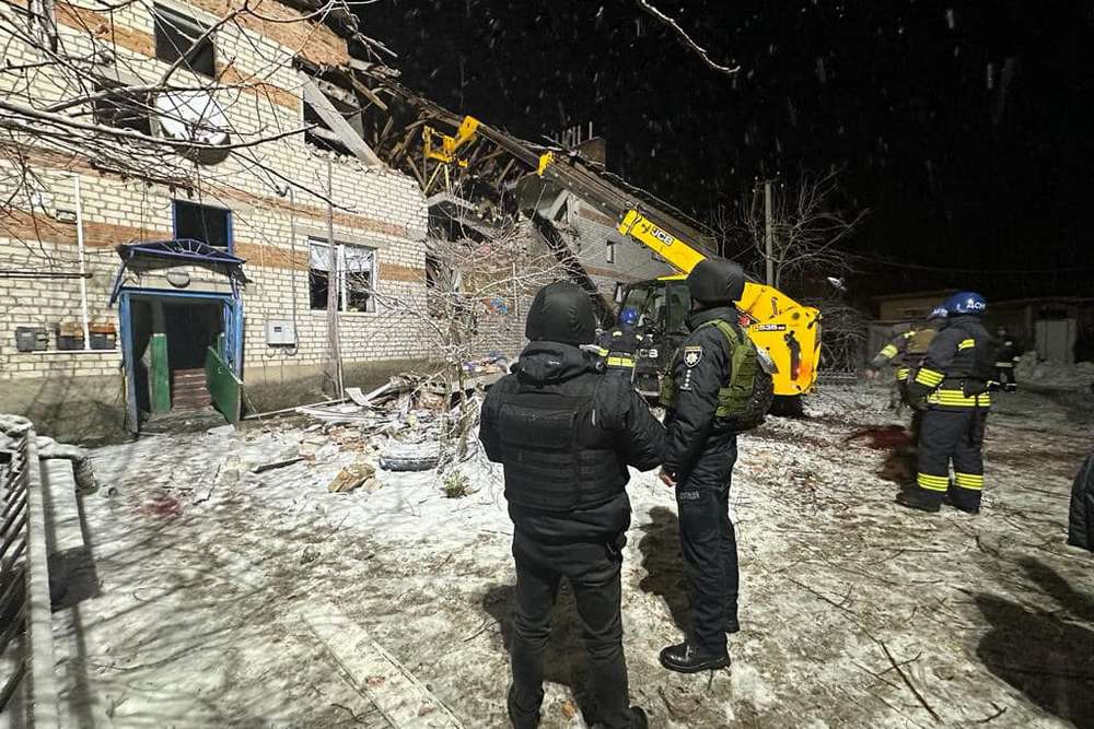 На Сумщині ворожий дрон поцілив у житловий будинок