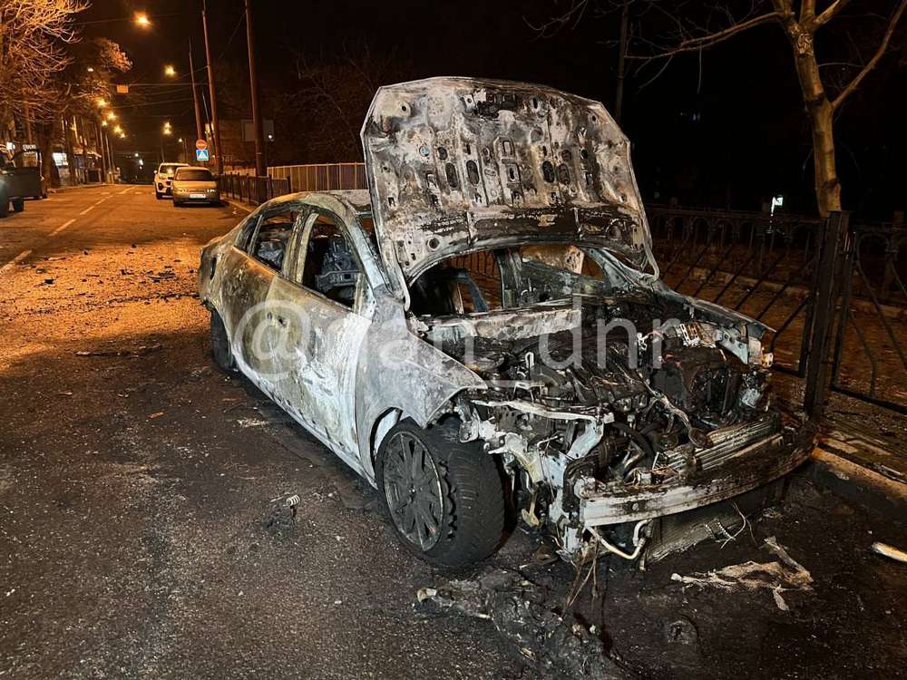 Вночі прилетіло по «Донбас Палас» у Донецьку: там були гості із Москви і місцева «еліта» (фото, відео)