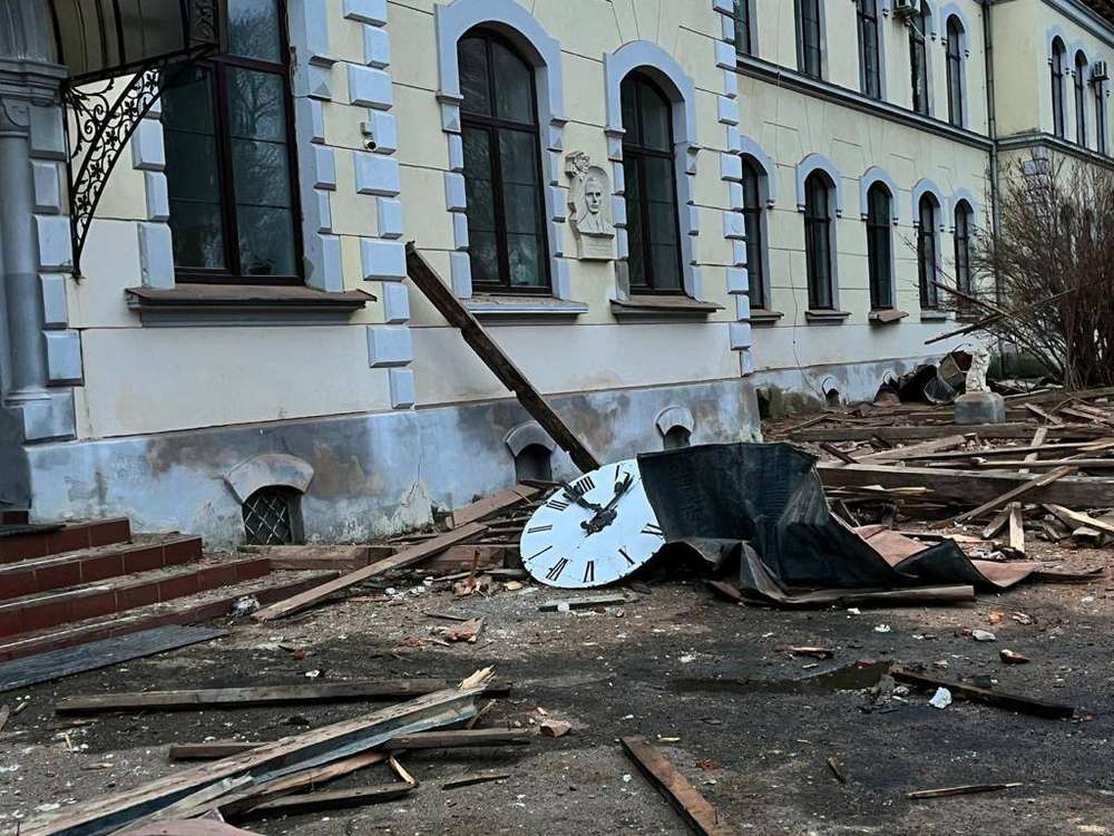 У День народження Бандери росіяни зруйнували його університет і знищили музей Шухевича (фото)