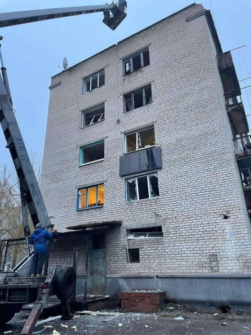 Нічна повітряна атака 27 січня: ворог запустив шахеди і ракету – що відомо