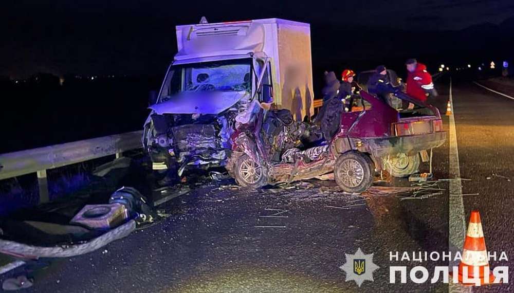 П’яний водій врізався у бус місії «На щиті»: троє загиблих в ДТП на Львівщині