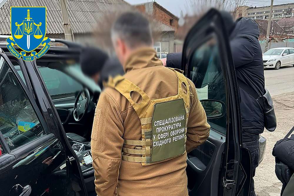 Мешканець Запоріжжя продавав передані для ЗСУ безкоштовно автомобілі