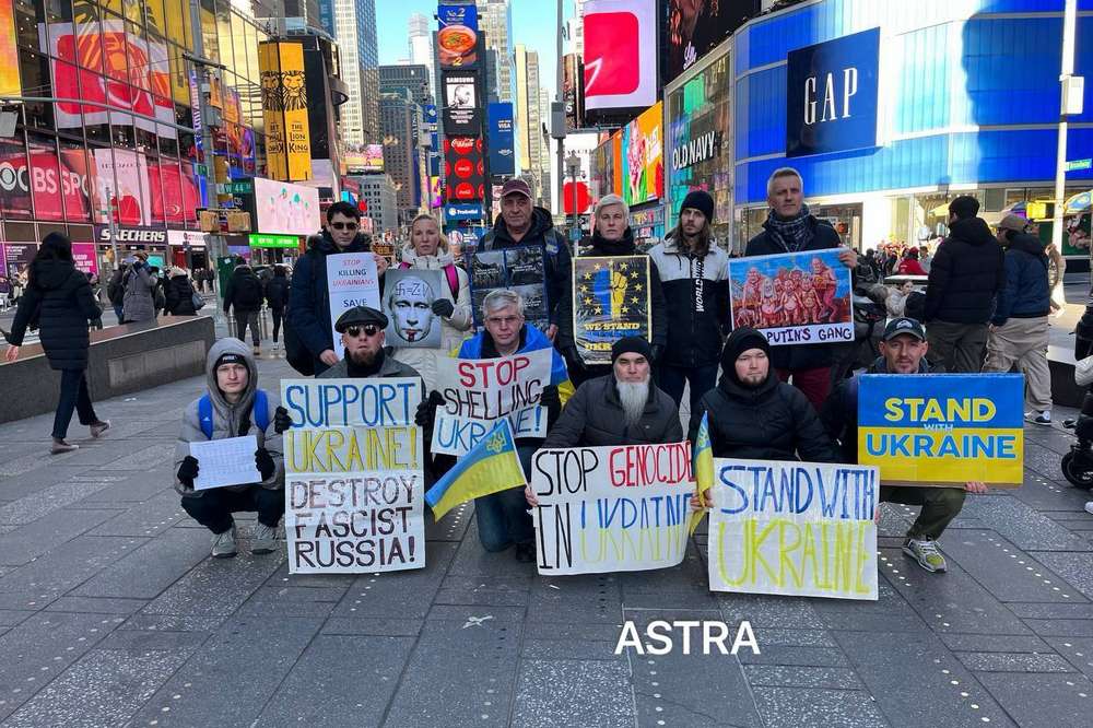 У Нью-Йорку щотижня проходить акція Stand With Ukraine (фото)