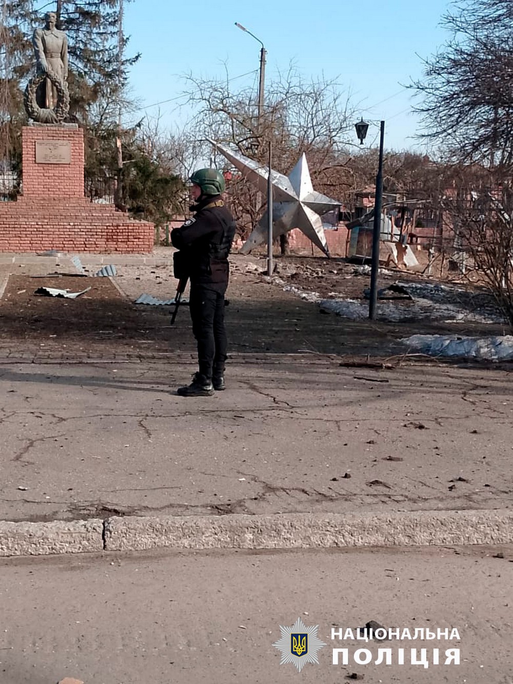 Пролунало 30 вибухів: окупанти масовано обстріляли Вовчанськ
