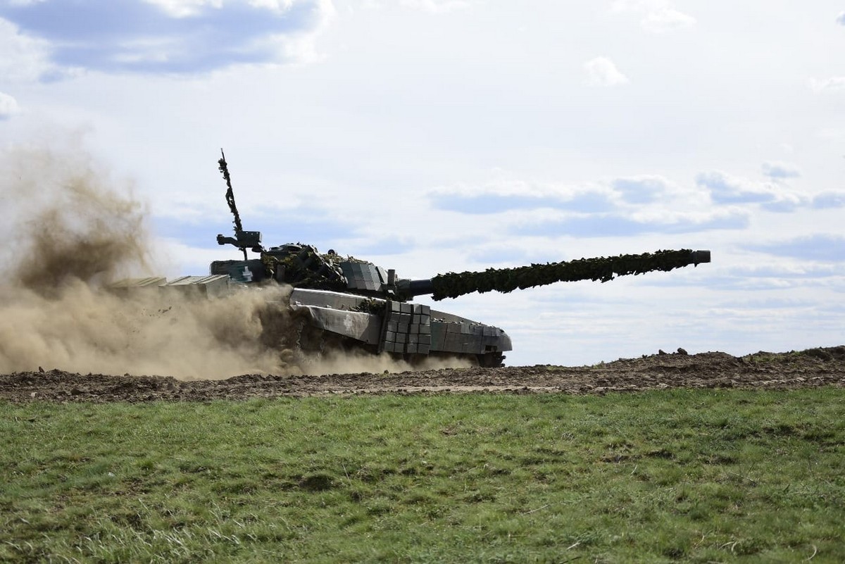 12 квітня на фронті: ворог посилив атаки на Херсонщині, втратив 840 солдат