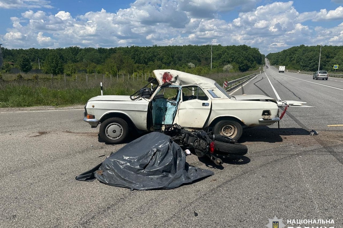 85-річний водій не пропустив мотоцикліста: обидва загинули – смертельна ДТП у Харкові