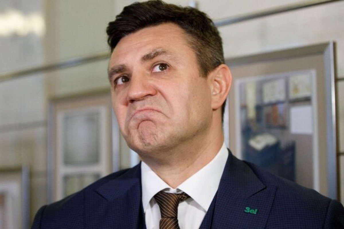 Тищенку повідомили про підозру і провели обшуки – ось що у нього знайшли (фото)