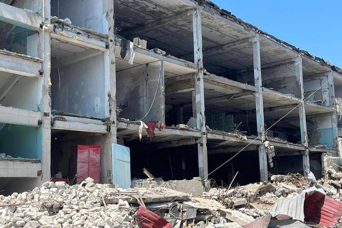 Окупанти завдали ракетного удару по Одеській області – частково зруйновано адмінбудівлю та приватне підприємство (фото)