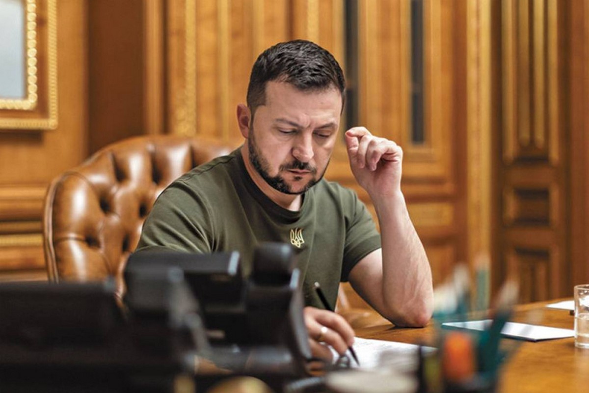 ОНОВЛЕНО. Продовження воєнного стану і мобілізації: Зеленський вніс у Раду законопроєкти