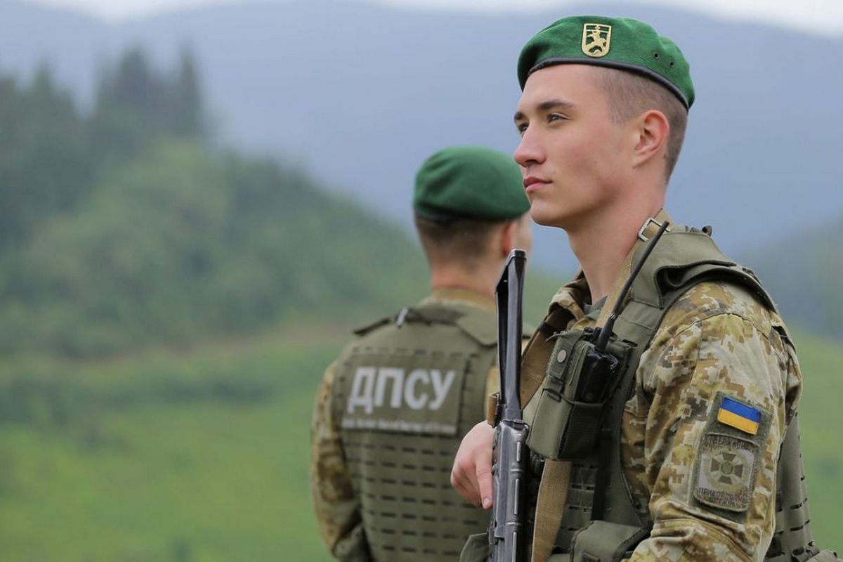 “Екскурсія” на зерновозі: чергова партія з 23 ухилянтів намагалася виїхати за кордон (відео)