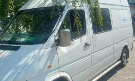 Окупанти вдарили дроном по точці видачі гуманітарної допомоги у Станіславі 11 липня – двоє постраждалих