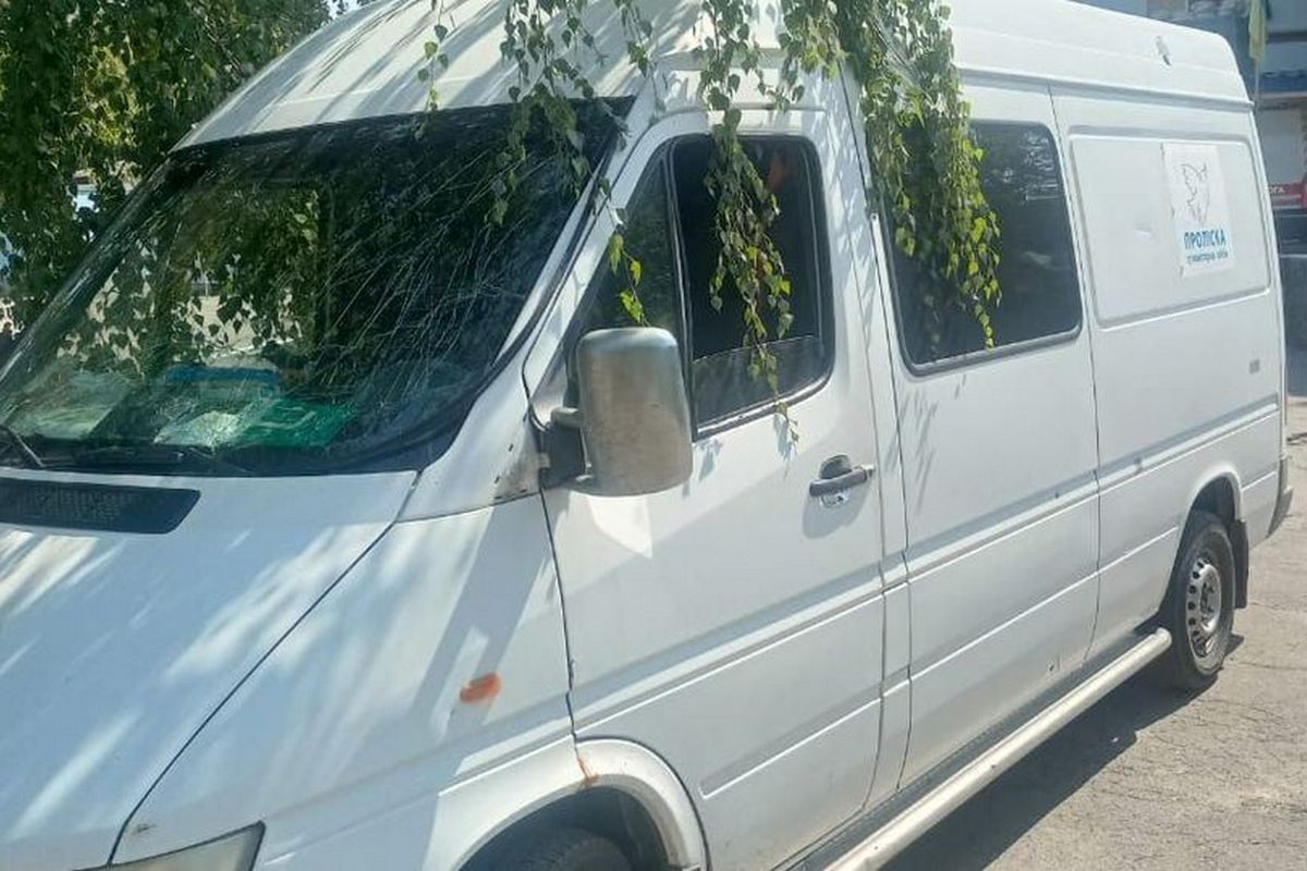 Окупанти вдарили дроном по точці видачі гуманітарної допомоги у Станіславі 11 липня – двоє постраждалих